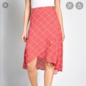 High-Low skirt red harlequin check pattern